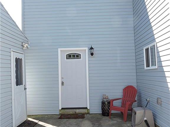 3rd image of 3413 Court Ave