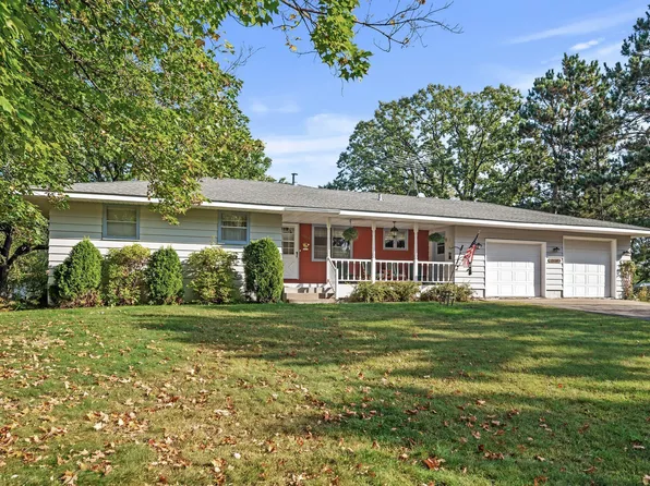 6009 Oak Cir, North Branch, MN 55056