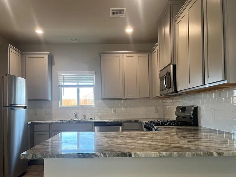 450 Aurora Creek Ln — Photo 2
