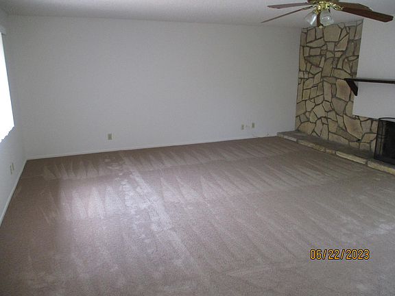 4th image of 795 Calabria Dr