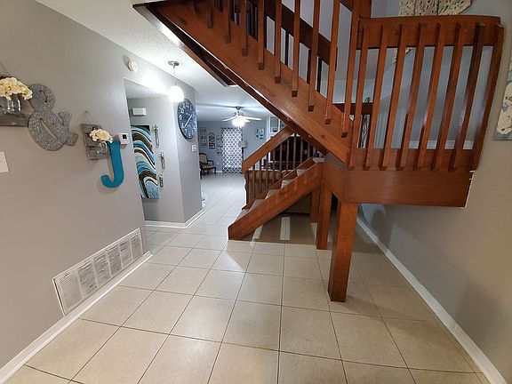 2nd image of 4117 Chateau Blvd APT A