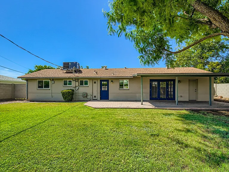 4020 E Earll Dr — Photo 16
