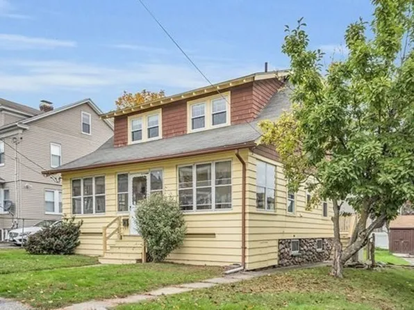 15 Halmstad St, Worcester, MA 01607