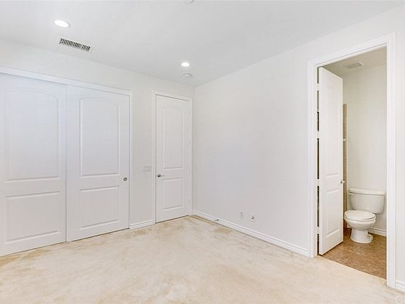 4th image of 1437 Charleston St