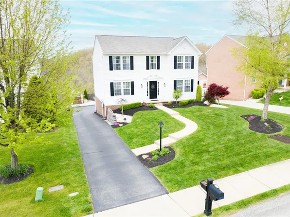 135 Bradford Square Dr, Trafford, PA 15085