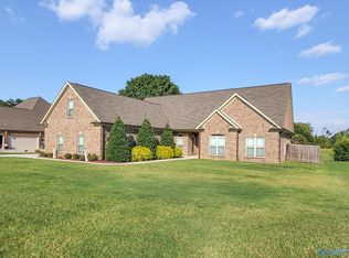 14812 Wildwood Dr, Athens, AL 35613