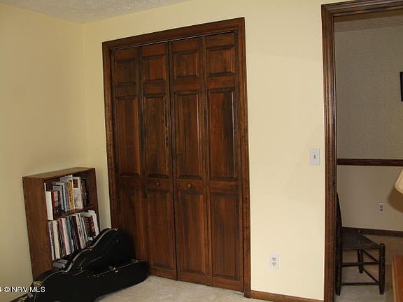2nd image of 604 Sunrise Dr