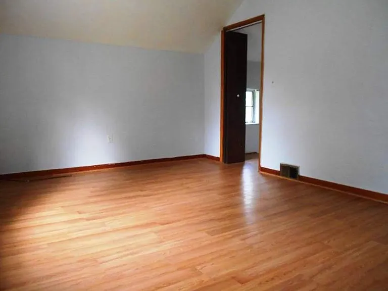 2873 Hemlock St — Photo 10