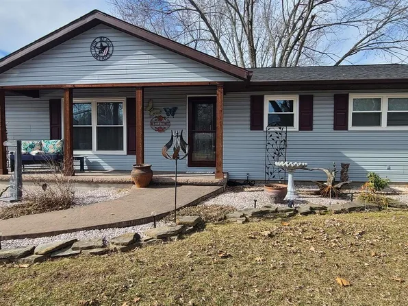349 Northwood Ln, Salem, IL 62881