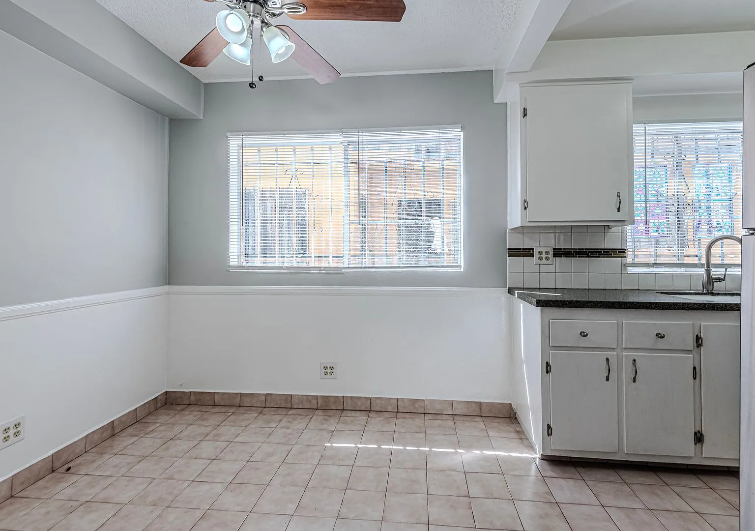 10219 Woodworth Ave — Photo 2