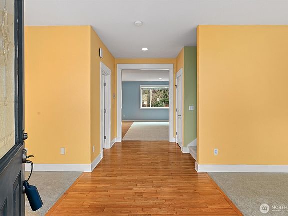 4th image of 21927 44th Drive SE