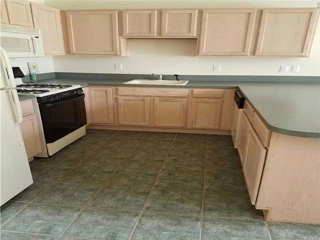 2nd image of 336 Prairie Ct