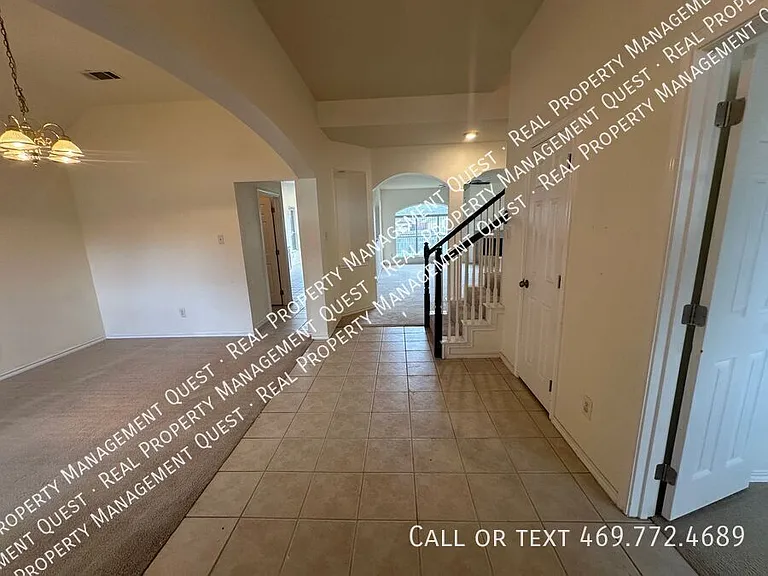 5149 Lauren Ln — Photo 3