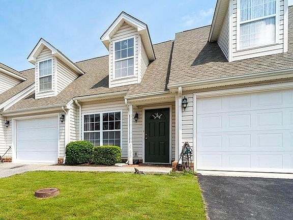 2nd image of 6785 Woodcreeper Dr