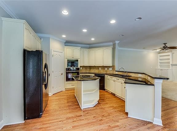 3rd image of 2321 Corrine Ct