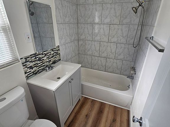 5th image of 10218 England Ave APT 3