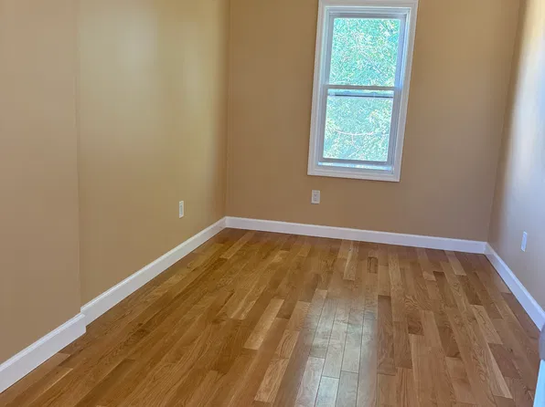 (undisclosed Address), South Richmond Hill, NY 11419