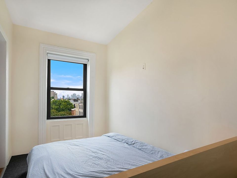 2nd image of 108 6th Ave APT 3R
