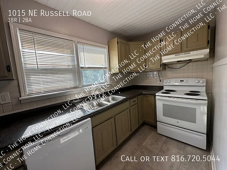 1015 NE Russell Rd — Photo 9
