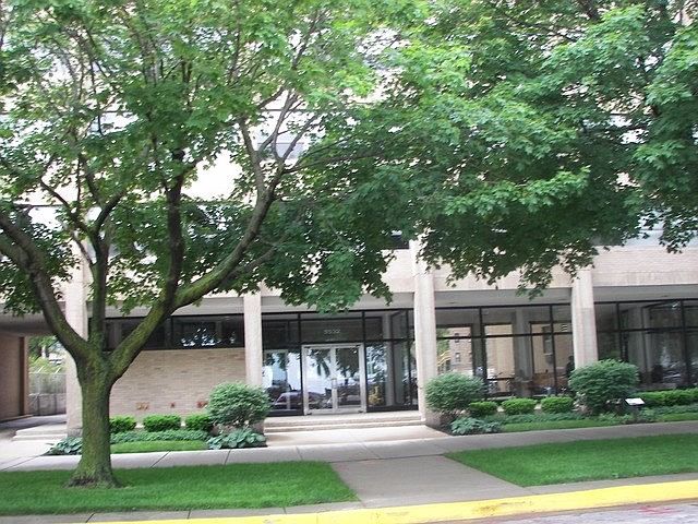 1st image of 5532 S Shore Dr APT 3E