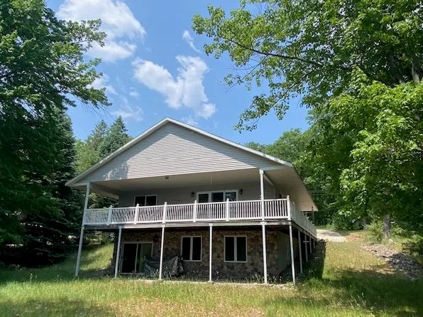 1070 Headquarters Rd, Prudenville, MI 48651