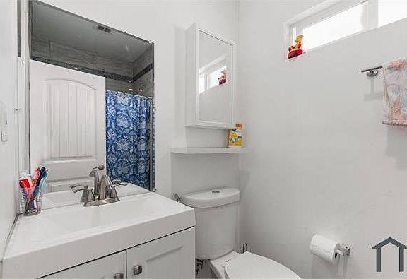3rd image of 12811 Jackson Hill Dr