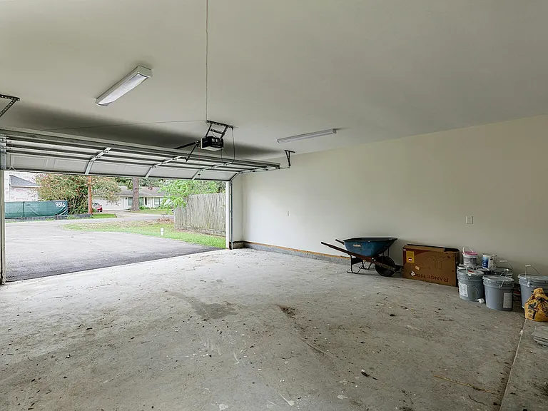 9313 Livernois Rd — Photo 35