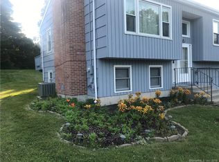 28 Ascolese Rd, Trumbull, CT 06611