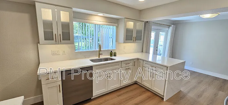 3 bed, 2.0 bath, $3,095 — Photo 3