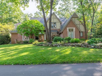 213 Kirksway Ln, Lake Orion, MI, 48362
