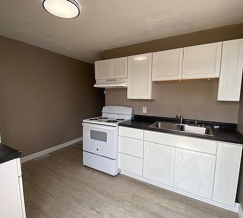5th image of 2120 Lee Ave