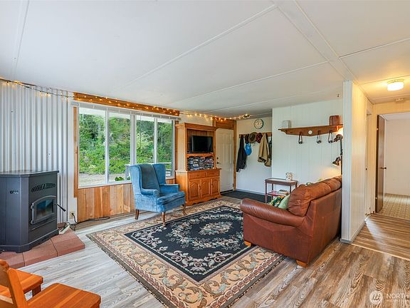 5th image of 2446 S Pleasant Drive