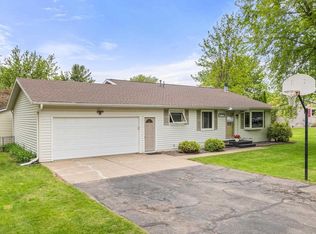 5442 Oriole Ln, Stevens Point, WI 54482