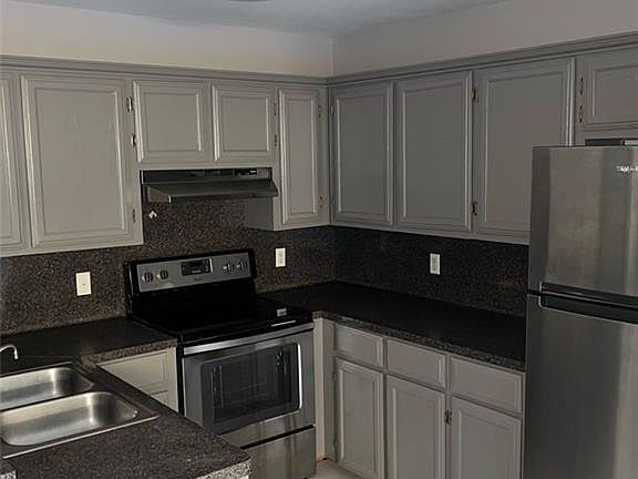 2nd image of 2714 Ringold Cir APT 4
