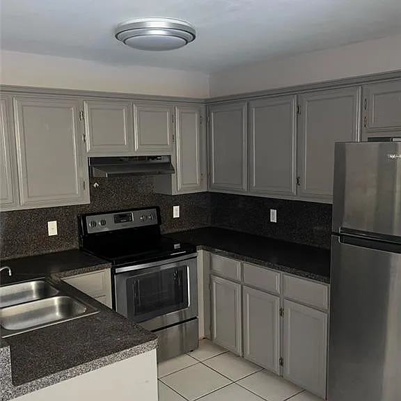 2714 Ringold Cir #4 — Photo 2