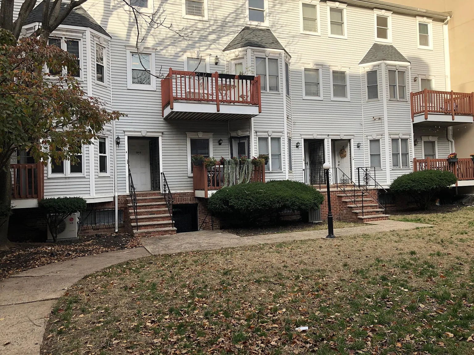 384-388 Monmouth Street — Photo 4