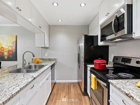 5th image of 14520 NE 44th St APT K7