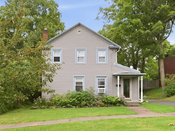 39 Nelson St, Cazenovia, NY 13035