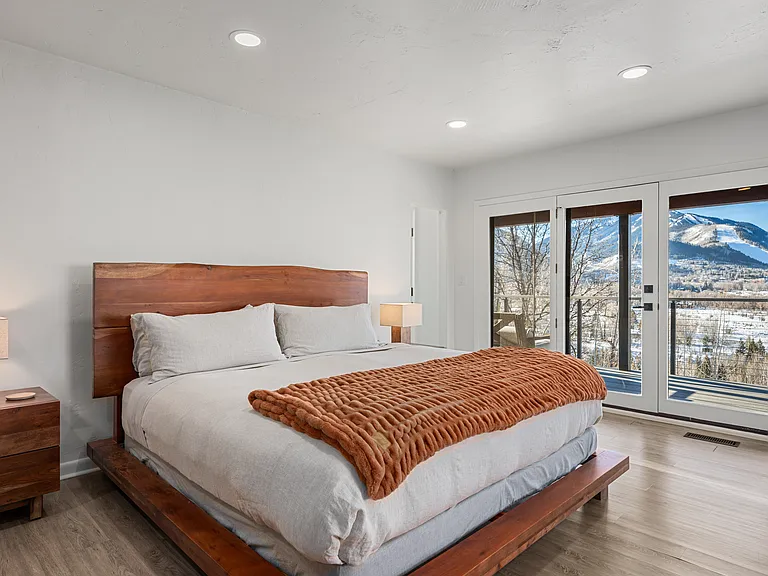 182 Bennett Pl — Photo 25