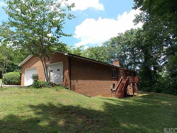 2nd image of 1513 Anderson Pl