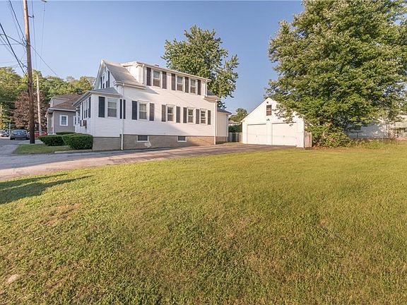 5th image of 8 Peach Hill Ave