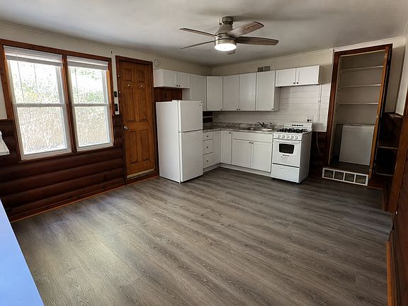2nd image of 416A Manitowish St