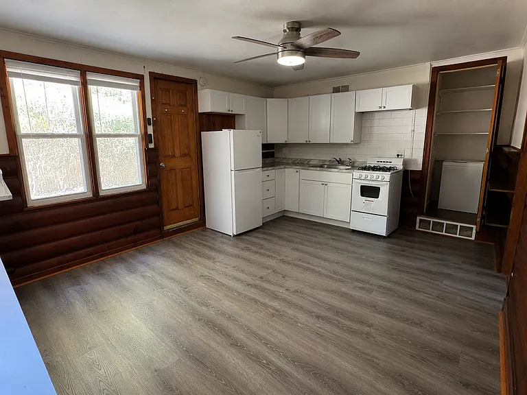 416A Manitowish St — Photo 2