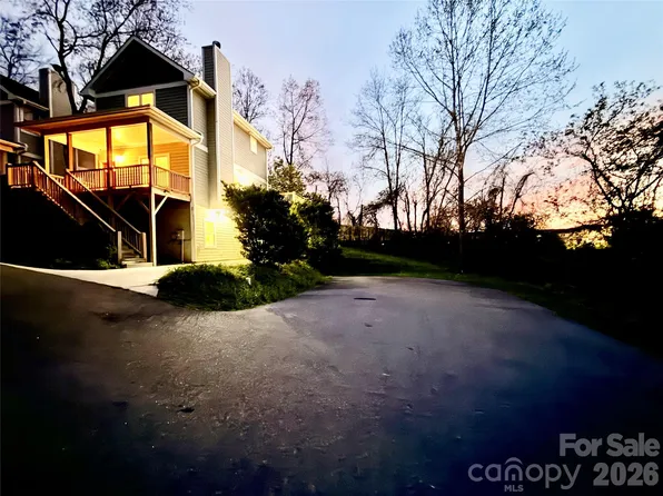 4 Cottage Ct, Asheville, NC 28801