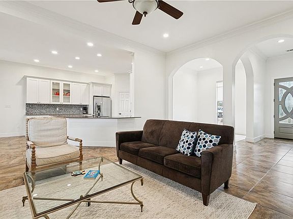 4th image of 52786 Shore Dr
