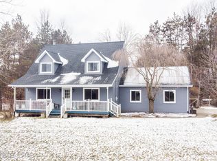 6790 Hinchey Rd, Pinckney, MI 48169