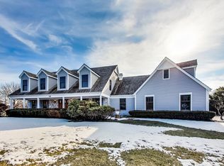 30 Old Barn Rd, Hawthorn Woods, IL 60047