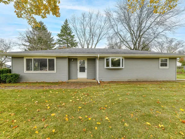 300 Westmoor DRIVE, Brookfield, WI 53005