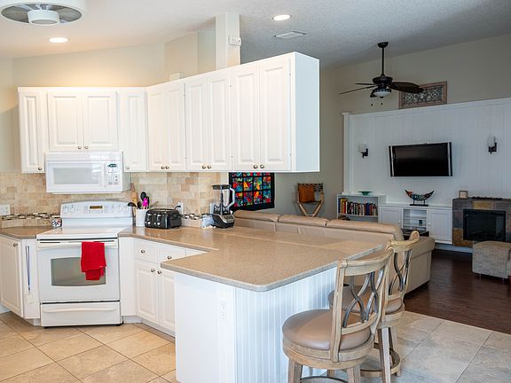 5th image of 11423 SW Pembroke Dr