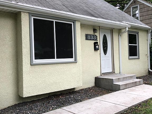 2nd image of 833 25th Ave SE
